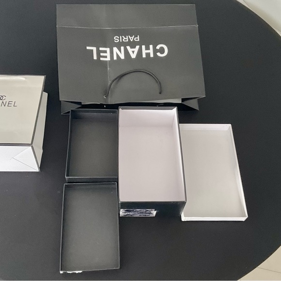 🔥2 CHANEL BOXES & 2 BAGS - Picture 4 of 5